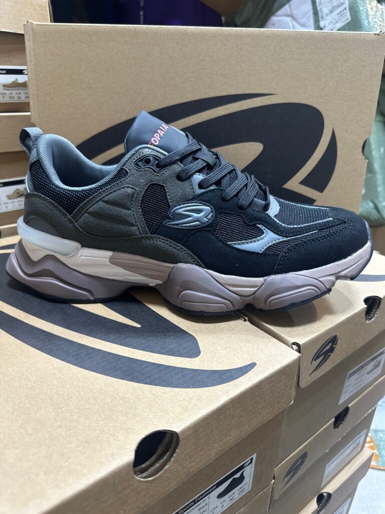 Кроссовки EOPAIA / 43 / black