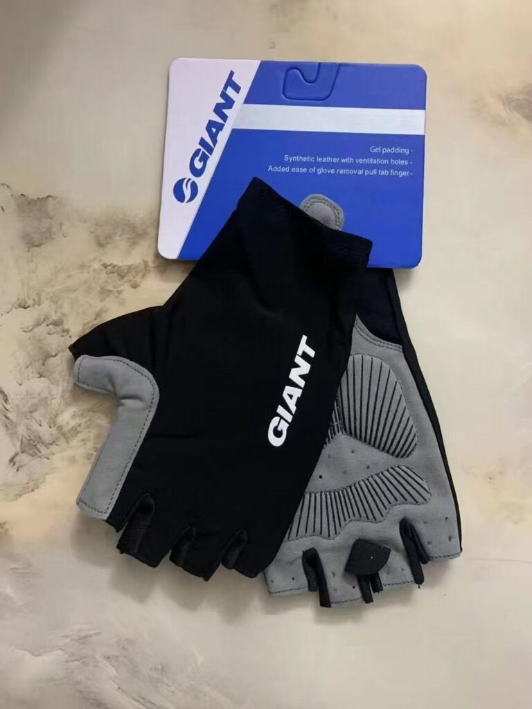 Перчатки Giant (открытые пальцы) CN / L / Черный